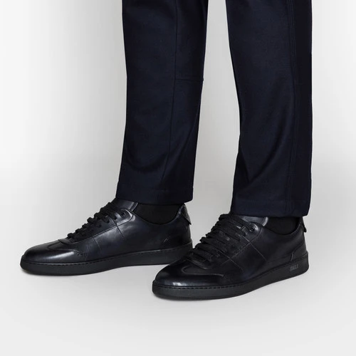 Baskets En Cuir De Veau Noir Avec Détails En Crocodile 2 Baskets En Cuir De Veau Noir Avec Détails En Crocodile – Image 2