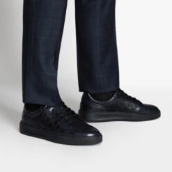 Baskets En Cuir De Veau Et D'agneau Noir Et Bleu Marine 7 Baskets En Cuir De Veau Et D'agneau Noir Et Bleu Marine -Zilli Boutique 0f5262d4108bcda623f1a88615fcdbcc64208dd9 H0159AM1108VZBA02N001 4 97582.1744381059