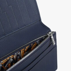 Portefeuille International Zippé En Veau Grainé Marine 6 Portefeuille International Zippé En Veau Grainé Marine -Zilli Boutique 226961dcf09fbd32e079fc3433cbf125e702df71 MJL 0WL02 13260 0001 002A 3 31554.1744798801