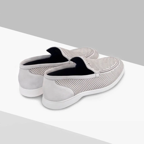 Loafers Gris Clair En Veau Velours Perforé Et Veau Velours Souple 4 Loafers Gris Clair En Veau Velours Perforé Et Veau Velours Souple – Image 4