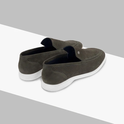 Loafers Vert Olive En Veau Velours Perforé Et Veau Velours Souple 3 Loafers Vert Olive En Veau Velours Perforé Et Veau Velours Souple – Image 3