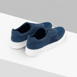 Sneakers Bleu Marine En Veau Velours, Veau Tressé Et Tissu Technique 7 Sneakers Bleu Marine En Veau Velours, Veau Tressé Et Tissu Technique -Zilli Boutique 7422ea96675b7b175353575ee021a94e12d30104 H0073AM1058VHH001N002 3 38220.1744381008