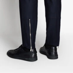 Baskets En Cuir De Veau Noir Avec Détails En Crocodile 7 Baskets En Cuir De Veau Noir Avec Détails En Crocodile -Zilli Boutique abd932b8f4e86474ad953d18605c48758ad3846d H0136AM1151VTPU02N001 MODEL 1 58223.1740757643