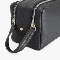 Trousse De Beauté Noire à Double Fermeture éclair, "Travel Weekender". 13 Trousse De Beauté Noire à Double Fermeture éclair, "Travel Weekender". -Zilli Boutique bad022f93195a81d43da80dd05b07a13c409e79e G0009AM1990VWEE15N001 4 26198.1744798795