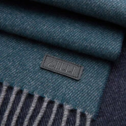 Echarpe Frangée Bicolore Vert Foncé Et Marine Foncé 5 Echarpe Frangée Bicolore Vert Foncé Et Marine Foncé -Zilli Boutique ea64530dee44d1e5deedd9809de2deec69465305 SQUP00M0327VZL000N96D 3 58074.1744381078